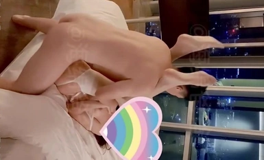 #スポンジボブ は非常に美しく、9つの頭、ストッキング、ハイヒール、そして美脚を持っています。インターネットポルノの所有者のおもちゃが大規模に個人撮影されています（3）。