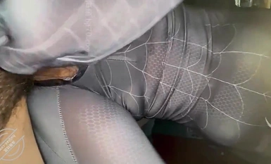 オリジナル岬神 [若い隣人をレイプ] - 美しいスパイダーマンの隣人が映画館の前で犯され、外でかわいい女の子に発見されました。