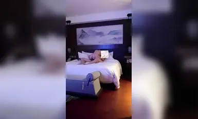 Libu-libong tao ang sumasamba sa dakilang diyos na "Pirate Captain", ang pinakabagong mainit na pribadong shoot noong Enero_Ang pinakamahusay na diyosa ay sumakay nang ligaw_Cum sa loob at labas ng floor-to-ceiling window_HD 1080P bersyon 1 (21)