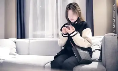 LOVE Xiaotiantanhua melakukan hubungan seks dengan seorang gadis comel berambut pendek dalam seragam besbol Dia menanggalkan pakaiannya dan mempunyai tatu di lengannya supaya dia tidak boleh dilihat sebagai seorang yang bersosial kacau dan menangis dari s