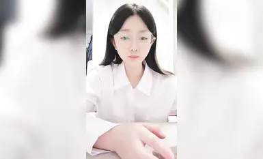 2024年12月新人學生妹【小肉肉】，一股清流，眼鏡反差嫩妹，讓人眼前一亮，初戀風純欲臉大尺度全脫！ (7)