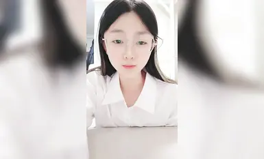 2024年12月新人學生妹【小肉肉】，一股清流，眼鏡反差嫩妹，讓人眼前一亮，初戀風純欲臉大尺度全脫！ (7)