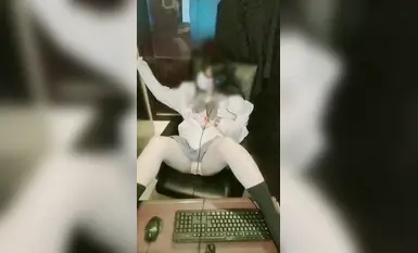 网吧制服振动器自慰