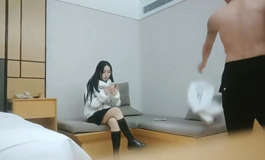 A pure goddess from the art academy, part-time escort, good-looking and good-looking, sweet and well-behaved, seducing and having sex in black stockings