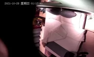 【高清安防攝影機】上帝視角眼鏡猛男午夜約炮白嫩峰腰美乳網友開房