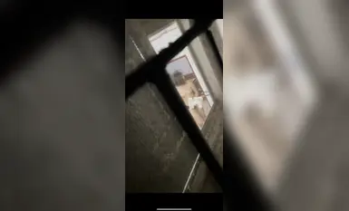 Em gái của hàng xóm bạn đang tắm