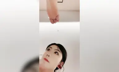 Recommended young girl [Wa Wa Little Potato] The ninth episode, hairless steamed bun pussy oozing, peach buttocks pink milk powder pussy, props masturbation, no condom creampie (4)