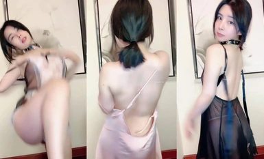 สาวน้อยน่ารัก [อ่อนโยนและอ่อนโยน] เต้นรำเปลือยท่อนบนสุดเซ็กซี่ ผอมบางและมีขน เผยอช่องคลอดอย่างกล้าหาญและสำเร็จความใคร่ (3)