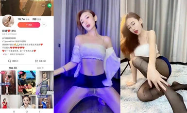 [Kuaishou Welfare], 1.16 million fans, the most beautiful girl, [Chuqing], the pink pussy is being fucked crazily, so wet and exciting! (1)