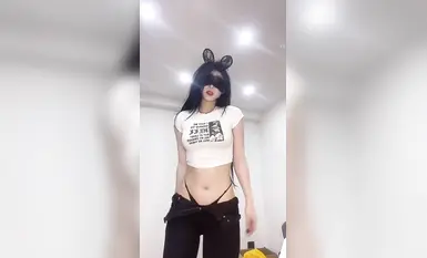 【不騷不要錢】巨乳定製黑絲高跟足交自慰噴水 (24)