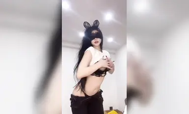 【不騷不要錢】巨乳定製黑絲高跟足交自慰噴水 (24)