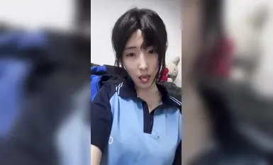 12万人のフォロワーを持つDouyinの有名人、張レノがスポンサーのために自ら撮影したプライベートな写真や動画が公開され、流出した（2）