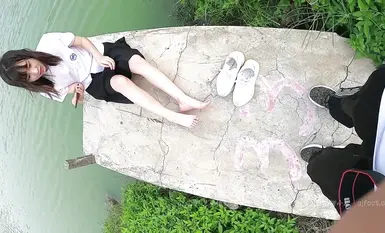 见新摄影妙脆脚素人学生足模恋足丝袜棉袜裸足秀合集2 (1)