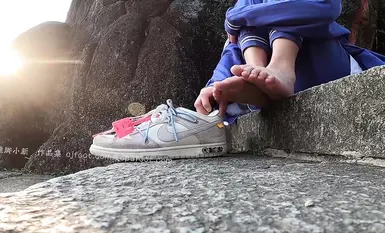 见新摄影妙脆脚素人学生足模恋足丝袜棉袜裸足秀合集2 (2)