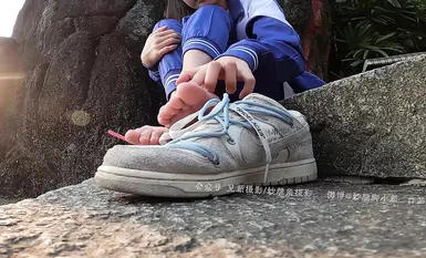 见新摄影妙脆脚素人学生足模恋足丝袜棉袜裸足秀合集2 (2)