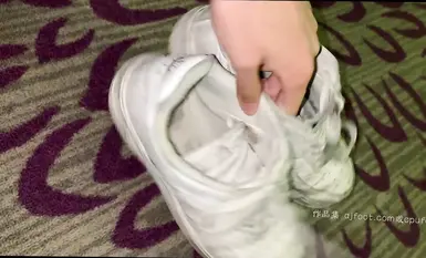 见新摄影妙脆脚素人学生足模恋足丝袜棉袜裸足秀合集2 (5)