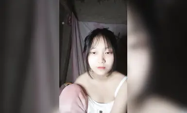 นักเรียนสาวหน้าตาใสๆ ไลฟ์สตรีมโชว์ในหอพัก หน้าตาก็น่ารัก (2)