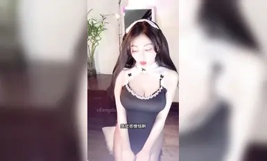 Trạm Douyin B xem kép neo, một lợi ích chỉ có thể thấy bằng cách tặng quà, âm hộ mềm mại được kéo trái và phải trên chiếc ghế trong suốt với sự lắc lư của mông mật ong (3)