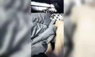 專操極品嫩妹大神『dogking』約炮05女高嫩妹，輕輕一操就哼哼唧唧的，一使勁兒感覺就操破了一樣