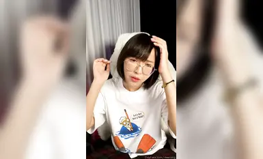 萬狼求檔OnlyFans斯文眼鏡反差小姐姐【deerlong】私拍合集,極品中的極品天生的肉便器,純情少女展現精湛口活兒口爆吞精 (15)