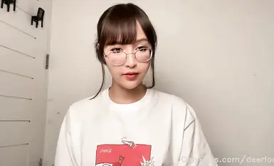 Wanlang asks for OnlyFans gentle glasses contrast girl [deerlong] private photo collection, the best of the best natural meat urinal, pure girl shows superb oral sex oral cum swallowing (2)