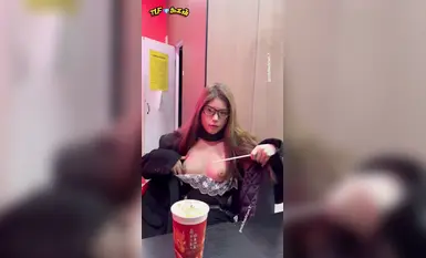 [เปรียบเทียบตัวเมีย m] ตัวเมียที่ถูกเปิดเผยกลางแจ้ง