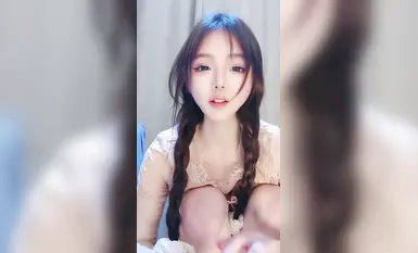 2025年3月最新，抖音网红女神下海【小馋猫】好美啊，绝对让你一眼爱上，真是个超级反差的极品尤物，嫩的很全脱(6)