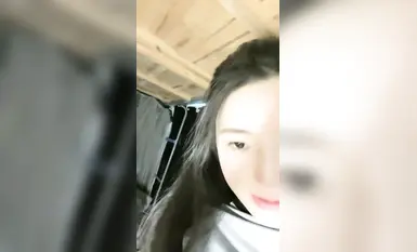 【真實露臉學生妹】土豪重金定製，高顏校花級美女【大二學妹】福利，教室課堂上露奶，宿舍露出自慰，絕品饅頭逼 (1)