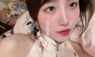 Selebriti Internet Douyin kontras jalang, menunjukkan mukanya 3P oral cumshot, di mata peminat, dia adalah seorang gadis muda dan tidak bersalah, dia berubah menjadi jalang di atas katil, ekspresinya sangat lucah, dia boleh merangkap apabila dia menjerit,