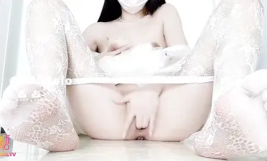 Diandian [White Silk Lolita] Masturbation and squirting_White tiger hole deep insertion and squirting