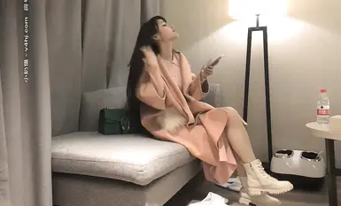 Late-night scene, high-looking, long-legged, coquettish girl, very gentle and cooperative, oral licking, riding, side entry, thrusting and hard fucking