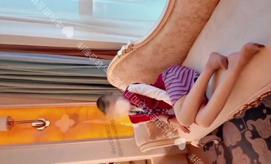 트위터 거물은 훌륭한 픽업 아티스트이고, 크립토니아 인터넷 셀러브리티 킬러 "골든 레오파드"는 큰 딕 아래에 수많은 일류 미녀들을 가지고 있으며, 인터넷 포르노 승무원 로리 젊은 여성은 그들을 모두 먹어치운다(2)