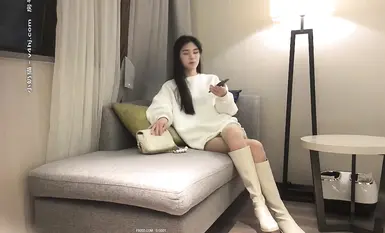 似王祖贤，高端外围女神，肤白貌美大长腿，会玩会撩，沙发啪啪干佳人