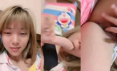 Gadis muda_tinggal bersama ibunya_melancap secara rahsia