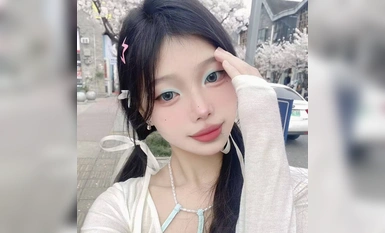 Jiangxi spirit girl Zhou Fangxia, the little slut does whatever she is told to do, fingering her pussy, rubbing her breasts, and after some training, the cold girl actually starts to enjoy it!