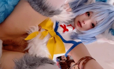 fansly baby face loli [cocacla2002] high quality COSer self-mocking eating chicken (3)
