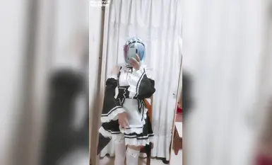 The cosplay girl who is not sweet and wears a mask has a strong amateur feeling. There are also some erotic spots. It is worth a look (4)