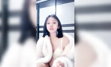 Neo mới siêu hồng trường học vẻ đẹp neo Yuanyuan lưỡi stud blowjob vừa vào biển và quỳ trên bồn cầu để bị địt, đào tạo đạo cụ, đẩy ngực, lưỡi stud miệng nhỏ sexy blowjob, nhiều tư thế bùng nổ (34)