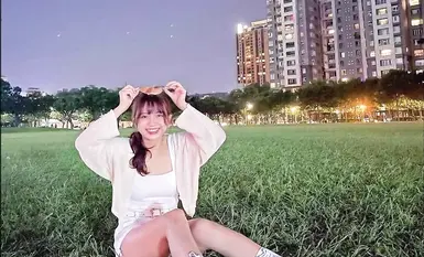 【无码M-O-Kun情色视频】若被发现立即删除！不知何故，与一位现代迷人女孩约会和做爱的视频被泄露了！视频的后半部分以大量精液射入未修剪的毛茸茸的阴部而结束！