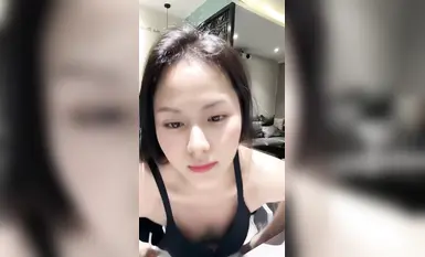 ใหม่ล่าสุดระดับท็อป Yujie ในเดือนเมษายน 2025 [Happy Plum] สาวน้อยสุดเซ็กซี่ ชุดผ้าไหมสีดำ รูสีชมพูเป็นโคลนแล้ว ความงามอันทรงคุณค่าต้องดู (18)